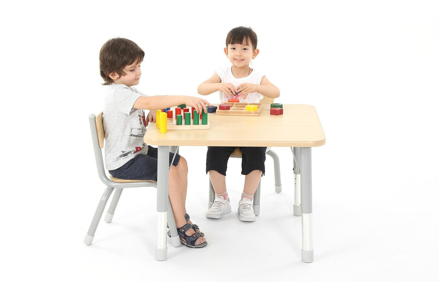 Tafel - vierkant (hoogte verstelbaar)